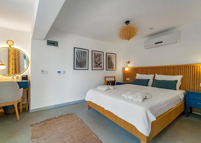 Hotel Massi Near The Sea