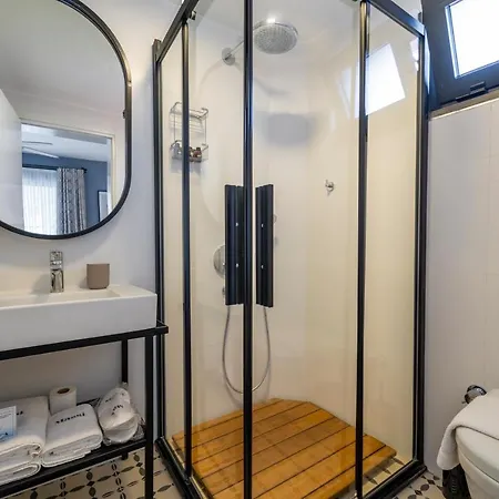 Massi Near The Sea *