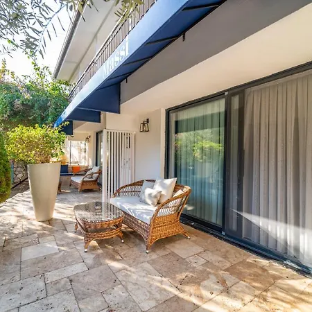 Massi Near The Sea Hotel *