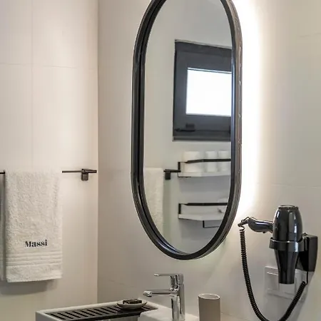 Massi Near The Sea Hotel