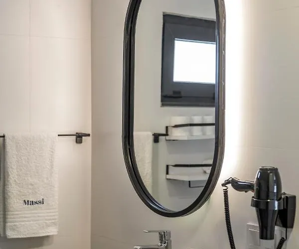 Massi Near The Sea Hotel